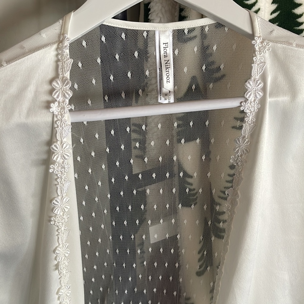 Viral Getting Ready Robe - Picture 2 of 6